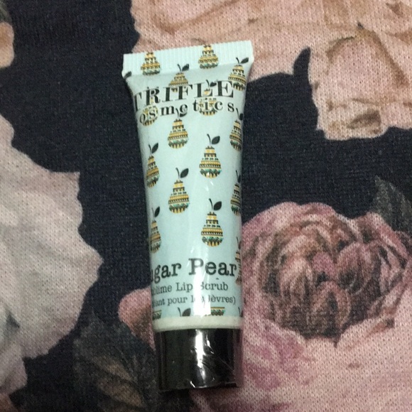 ⚡️BOGO HALF OFF NWT Lipstick and Lipscrub - Picture 3 of 3